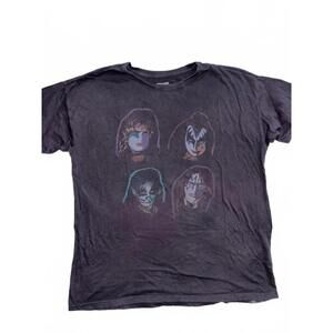 Tailgate By American Eagle gray KISS graphic band tee